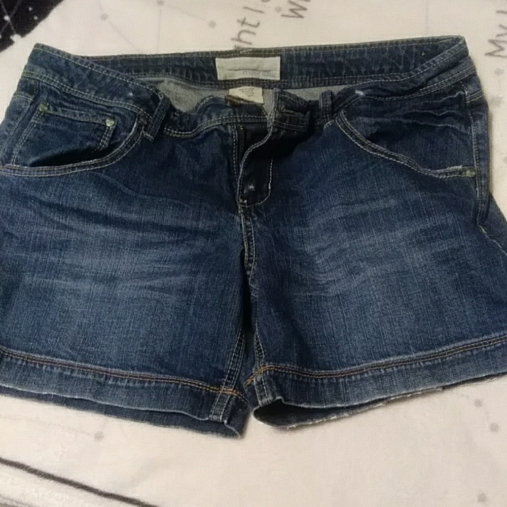 Maurices shorts size 13/14 inseam 6 inches